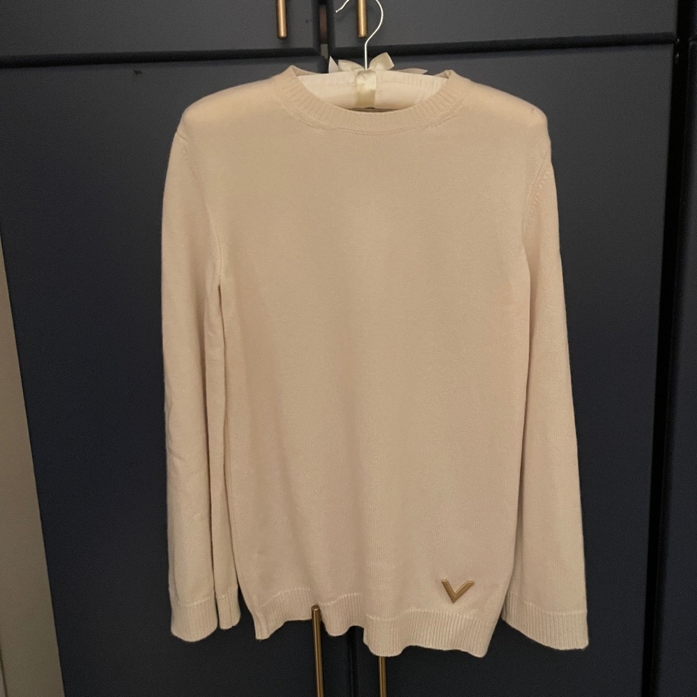 Valentino cream colored 100% cashmere sweater size medium